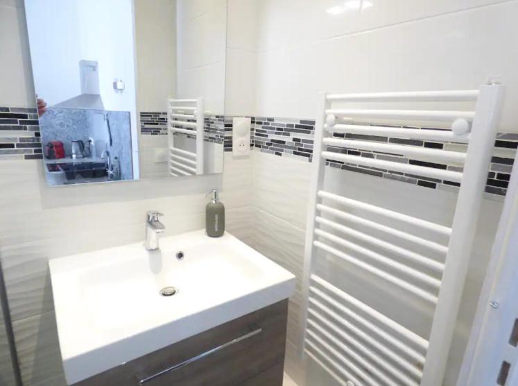 Appartement 2 Pieces Jean Mace Et Stationnement Lyon Exterior foto